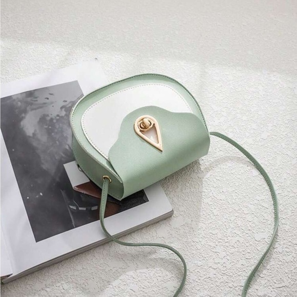 ⚠️Clearance Green Color Block Saddle Crossbody Bag - Picture 2 of 5